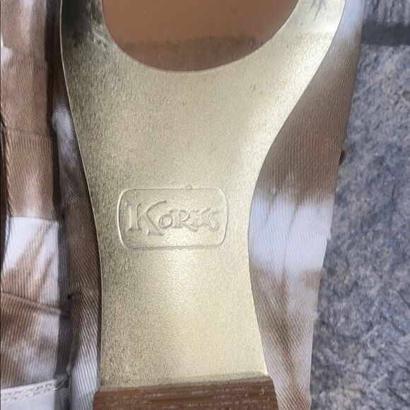 Kork-Ease Women's Tie-Dye Flats in Tan and White - Picture 4 of 4